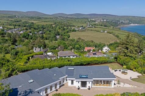 4 bedroom detached bungalow for sale