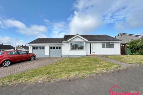 2 bedroom detached bungalow for sale