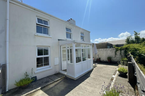 4 bedroom cottage for sale