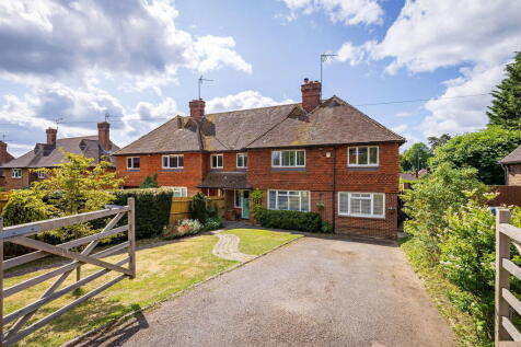 Downhurst Road, Cranleigh GU6 4 bed semi