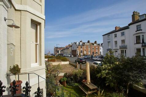 4 Havelock Place, Whitby 2 bed flat for sale
