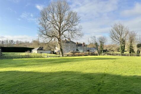 6 bedroom house for sale