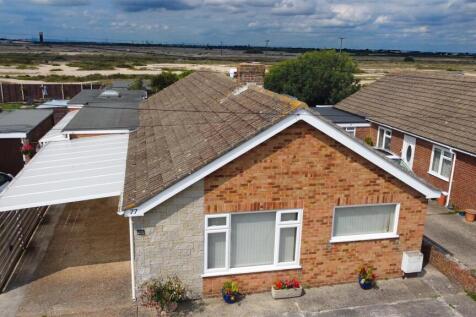 4 bedroom detached bungalow for sale