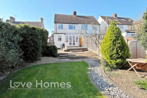 3 bedroom semi-detached house for sale