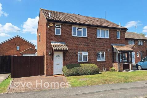 Glenfield Road, Luton, LU3 2HZ 3 bed semi