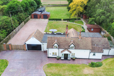 Elmcote, Node Hill, Studley. B80 7RQ 4 bed detached house for sale