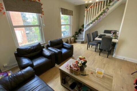 Staines Road, Hounslow TW3 2 bed apartment for sale