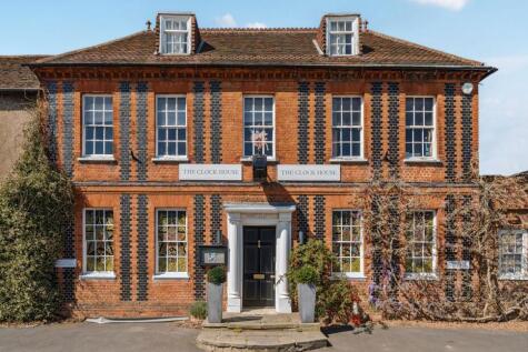 High Street, Ripley GU23 2 bed manor house for sale