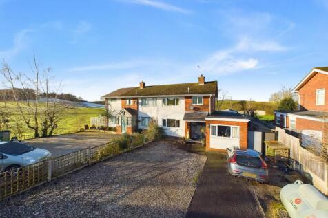 Whittington Hall Lane, Kinver, DY7 76PH 5 bed semi