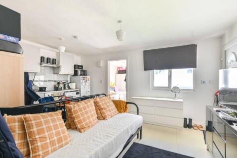 6 bedroom house for sale