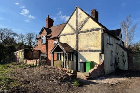 2 bedroom semi-detached house for sale
