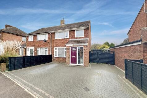 Brandreth Avenue, Dunstable LU5 3 bed semi