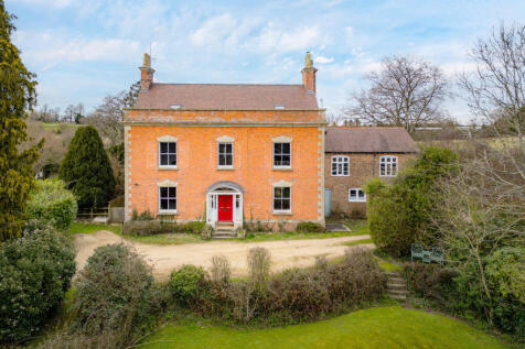 6 bedroom detached house for sale