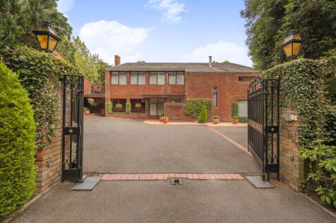 5 bedroom detached house for sale