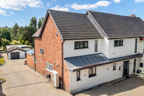 5 bedroom detached house for sale