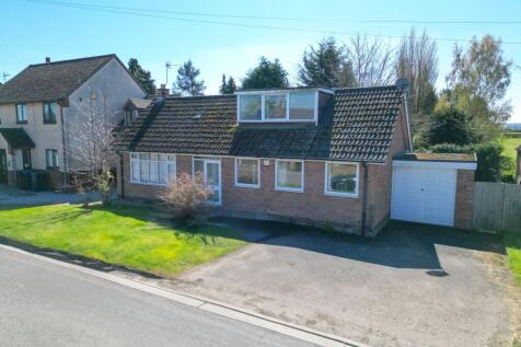 Main Road, Atherstone CV9 3 bed detached bungalow for sale