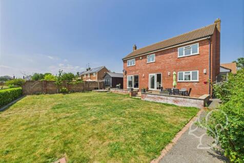 Oakwood Avenue, West Mersea CO5 4 bed detached house for sale
