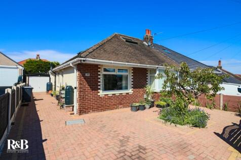2 bedroom semi-detached bungalow for sale