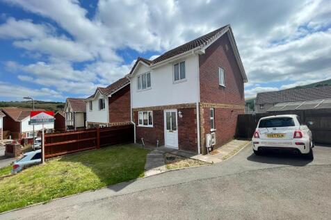 Pontlottyn CF81 3 bed detached house for sale