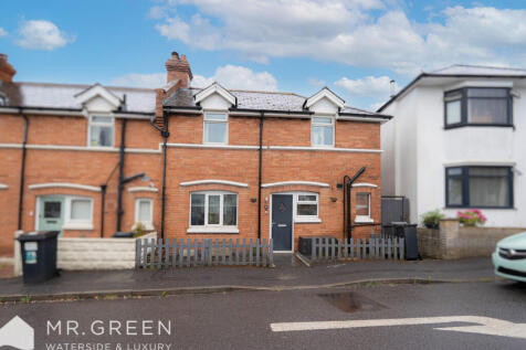 2 bedroom end of terrace house for sale