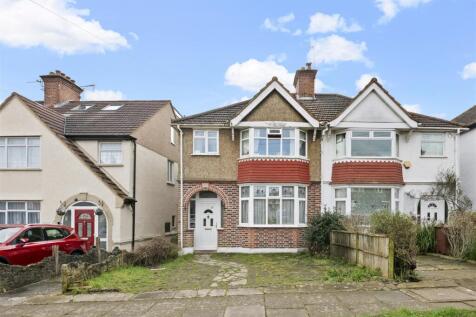 Woodland Gardens, Isleworth TW7 3 bed semi