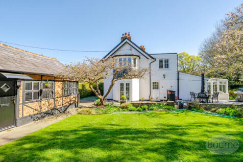 Pound Farm Lane, Ash Green GU12 3 bed semi