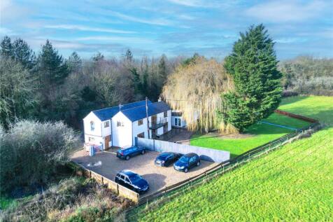 6 bedroom detached house for sale