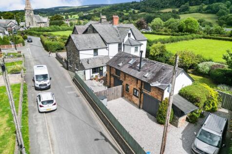 6 bedroom semi-detached house for sale