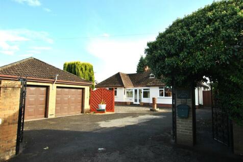 Court Farm Road, Longwell Green 2 bed detached bungalow for sale