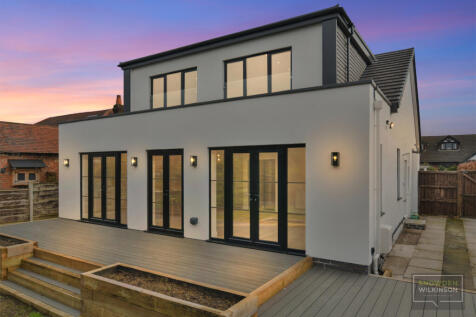 4 bedroom detached house for sale