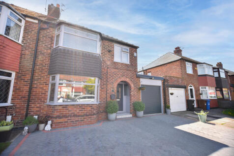 Semi-detached house for sale