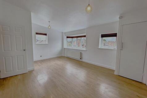 Studio flat for sale