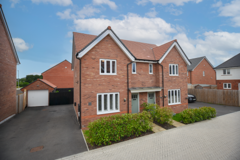 3 bedroom semi-detached house for sale