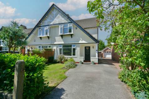 3 bedroom semi-detached house for sale