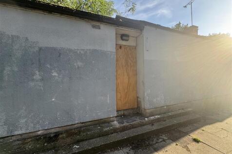 2 bedroom detached house for sale