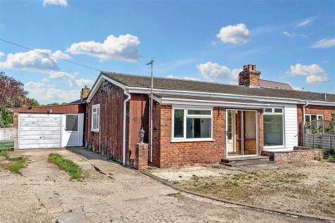 2 bedroom semi-detached bungalow for sale