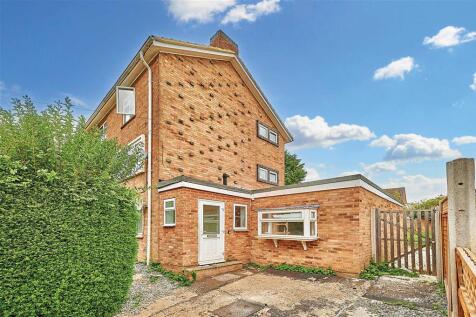 4 bedroom ground floor flat for sale