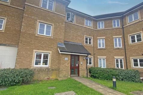 2 bedroom ground floor flat for sale