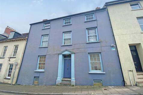 14 bedroom terraced house for sale