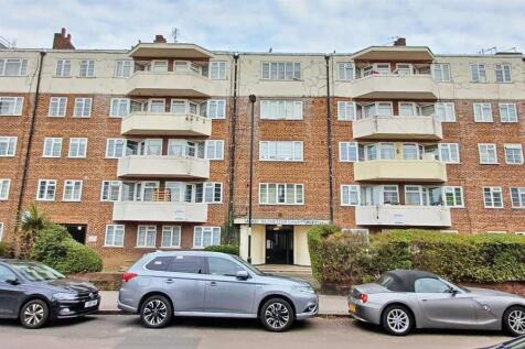 3 bedroom flat for sale