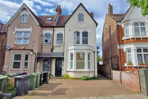 Studio flat for sale