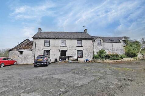 6 bedroom detached house for sale