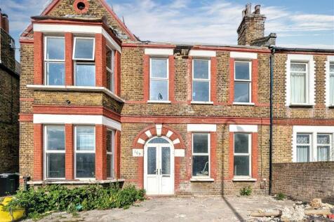 6 bedroom semi-detached house for sale