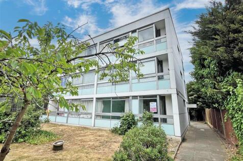 1 bedroom ground floor flat for sale
