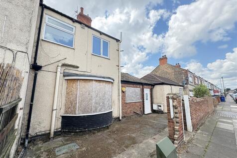 1 bedroom ground floor flat for sale