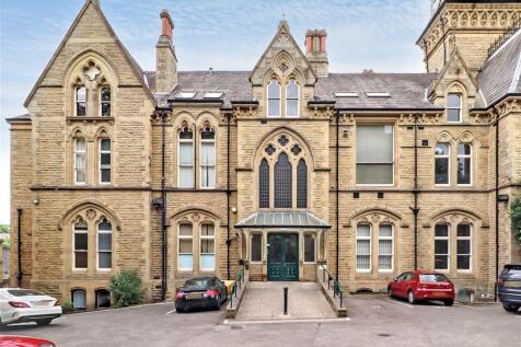 1 bedroom ground floor flat for sale