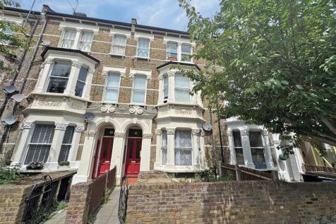 1 bedroom ground floor flat for sale