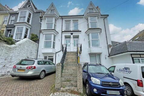 1 bedroom ground floor flat for sale