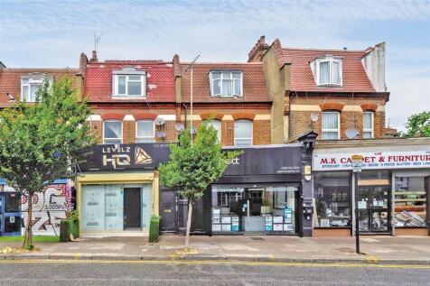 3 bedroom maisonette for sale