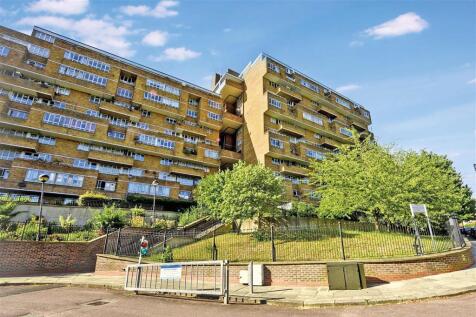 2 bedroom maisonette for sale